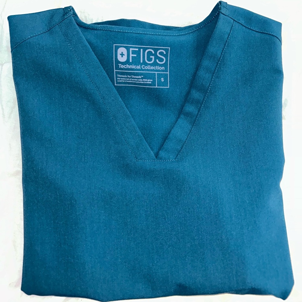 Figs Catarina three pocket scrub top